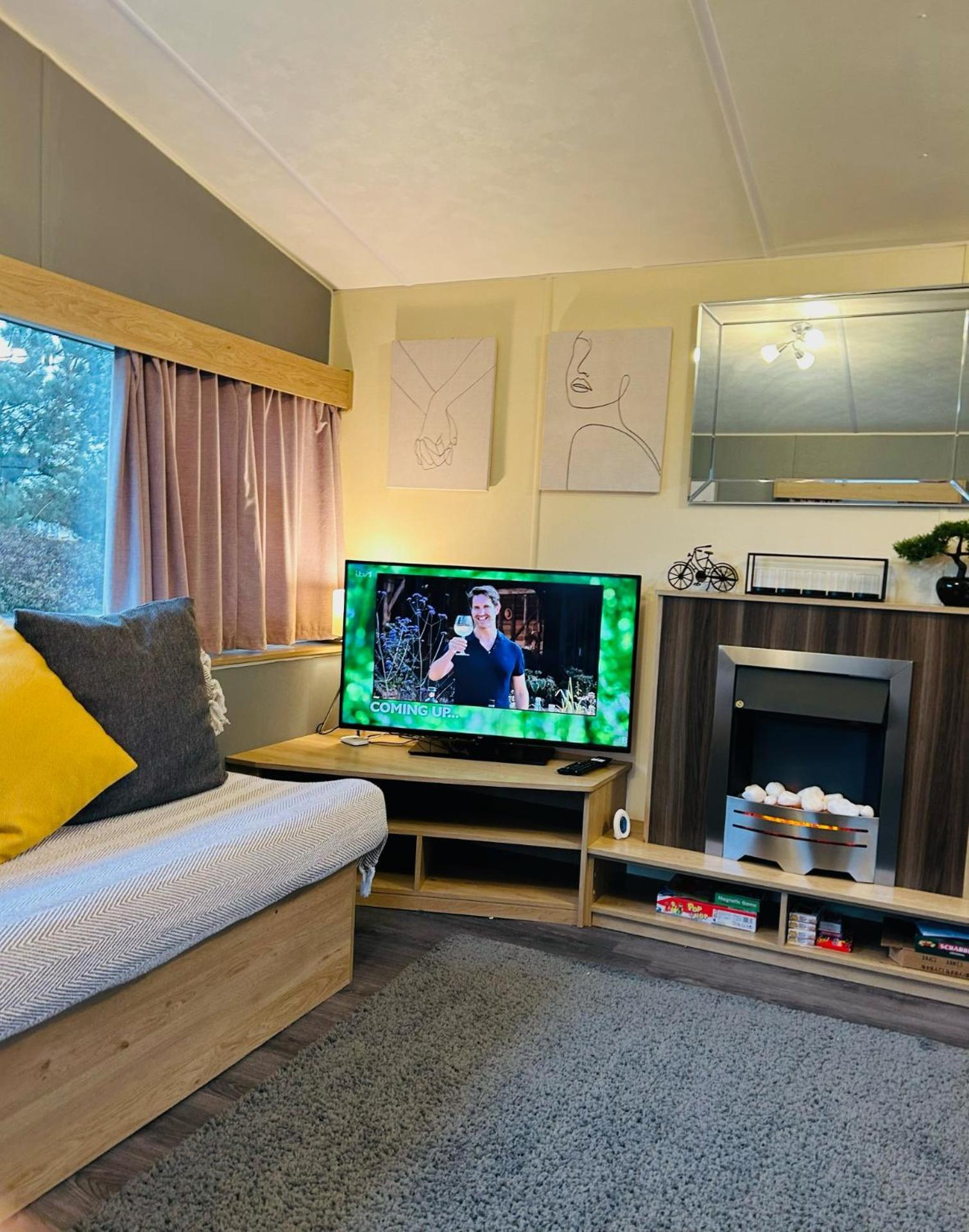Beautiful 8 Birth Holiday Home - Tattershall Lakes Eksteriør billede
